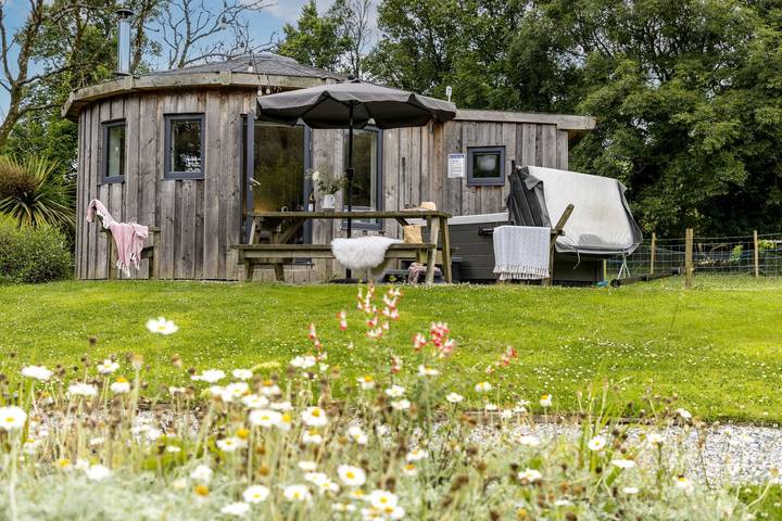 Lodge for 4 people, with Hot tub and Garden in Cornwall