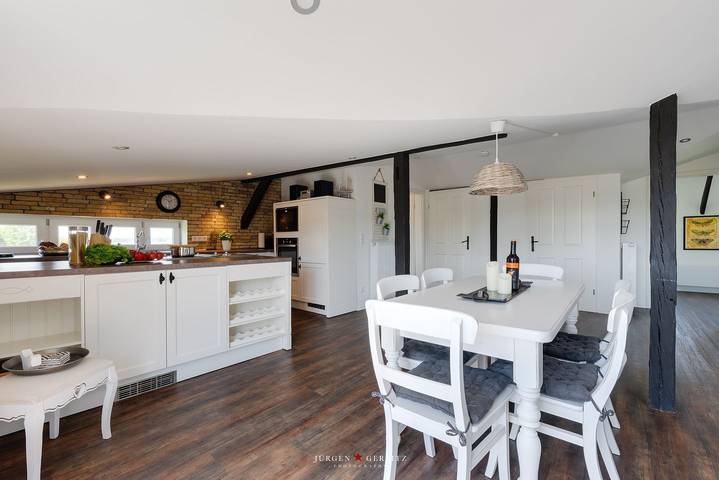 Appartement entier, Liegeplatz 1 – Balcony, garden furniture, fireplace, shower, washing machine in Glücksburg, Flensburger Förde