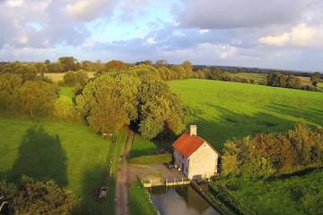 Gîte pour 4 personnes, avec jardin à Tourville-sur-Sienne