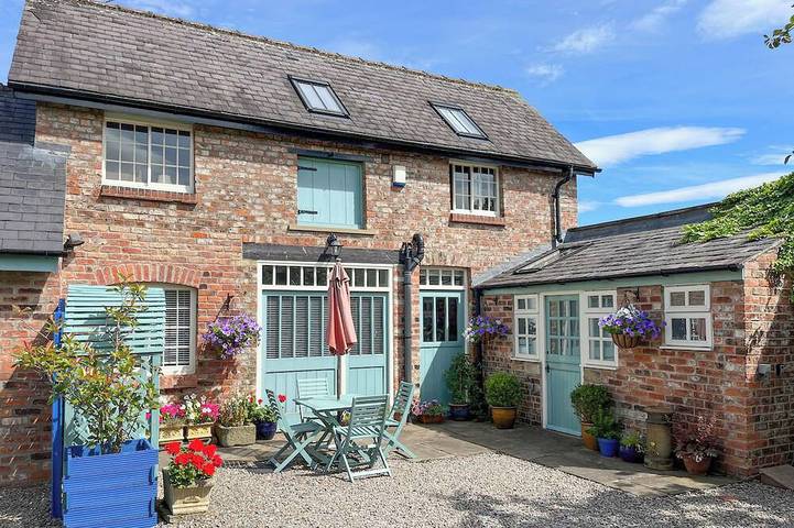 Cottage for 3 people, with pets in York