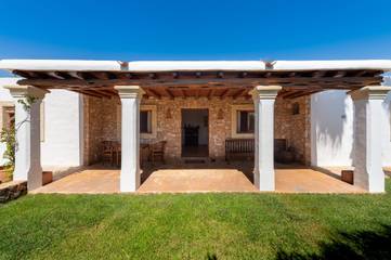 Villa in Santa Eulària des Riu, Ibiza Osten für 4 