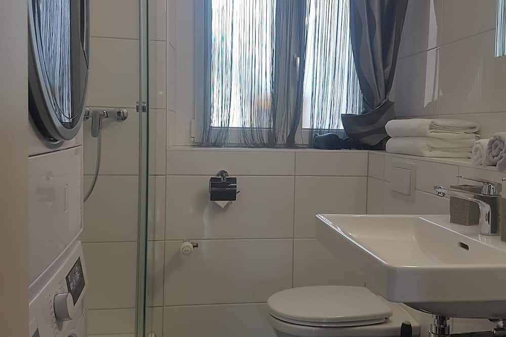 Entire apartment, New:Lovely 2.5 Room , Dish Washer, Wifi, Fully Equiped, own washer/dryer in Zurich, Zurich district