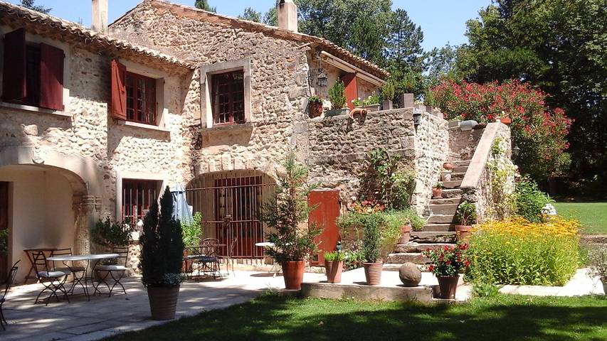 Chambre d’hôte pour 4 personnes, avec piscine et jardin - 1