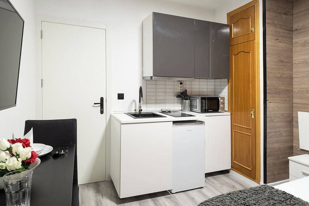 Cozy Double Room with Bathroom Gran Via | R134 in Centro (Madrid), Madrid