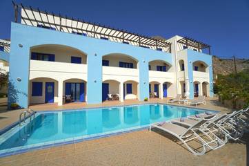 Hôtel pour 2 personnes, avec piscine ainsi que terrasse et vue dans Chóra Sfakíon