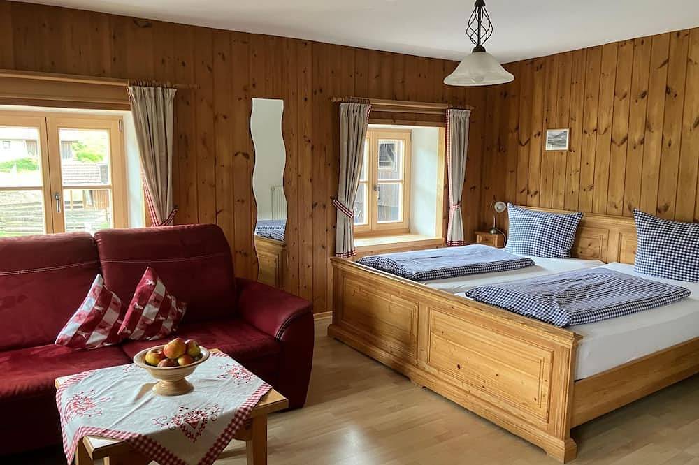 Ganze Wohnung, Ferienwohnung Anna 80 qm im 2. Obergeschoss in Bergen (Chiemgau), Chiemsee
