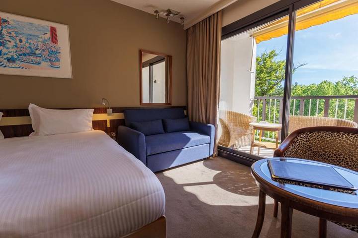 Hôtel pour 2 personnes, avec Balcon et Terrasse ainsi que Jardin et Piscine dans Thermes de Gréoux les Bains - 4
