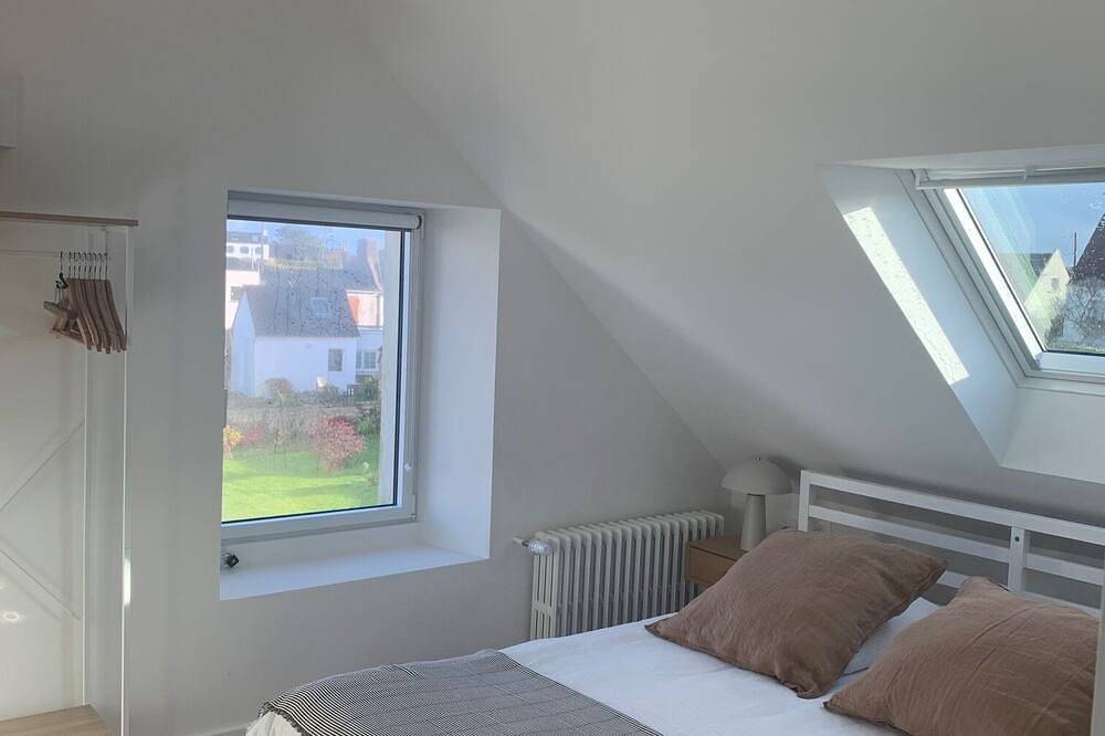 Large house with sea view in Lampaul-Plouarzel, Región de Brest