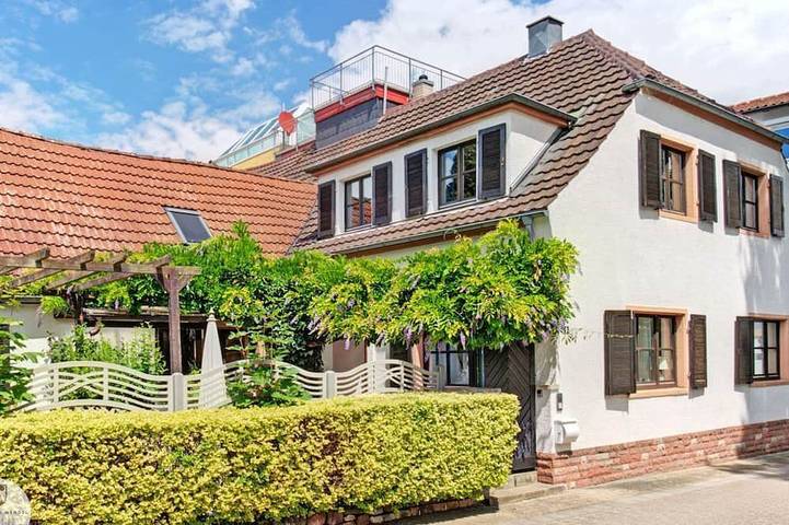 Ferienhaus für 6 Personen, mit Terrasse und Garten sowie Sauna in Wachenheim