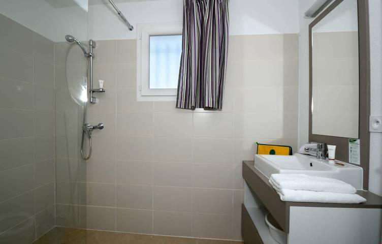 Gîte pour 4 personnes, avec piscine et sauna, animaux acceptés à Paradou - 4