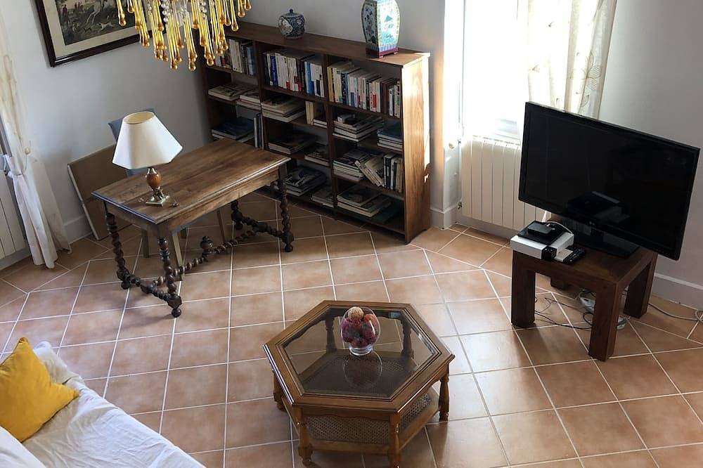 Appartement entier, Gîte en mitoyenneté in Saint-Nexans, Périgord Pourpre