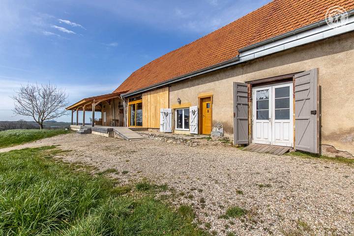 Gîte pour 9 personnes, avec Jardin