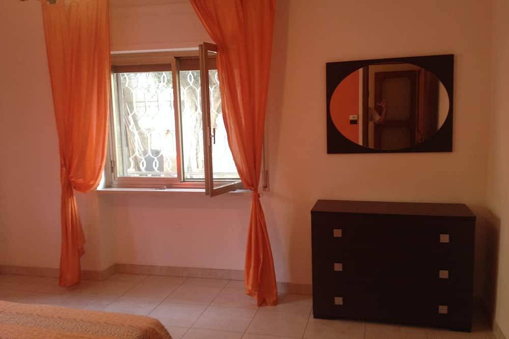 Ganze Wohnung, In der Villa, komfortable Wohnung mit Garten in Montesilvano, Pescara Provinz