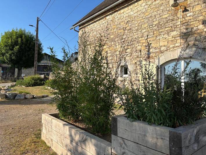 Location de vacances pour 4 personnes, avec vue et jardin à Salles-la-Source - 3