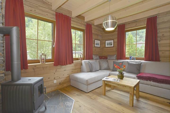 Wohnwagen für 5 Personen, mit Terrasse und Garten sowie Sauna und Seeblick in Villach - 2