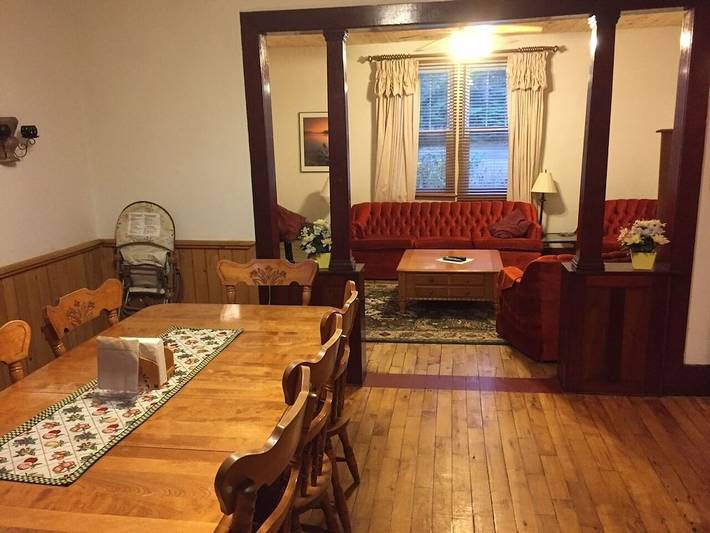 Vacation rental for 8 people, with garden and terrace, with pets in Ontario