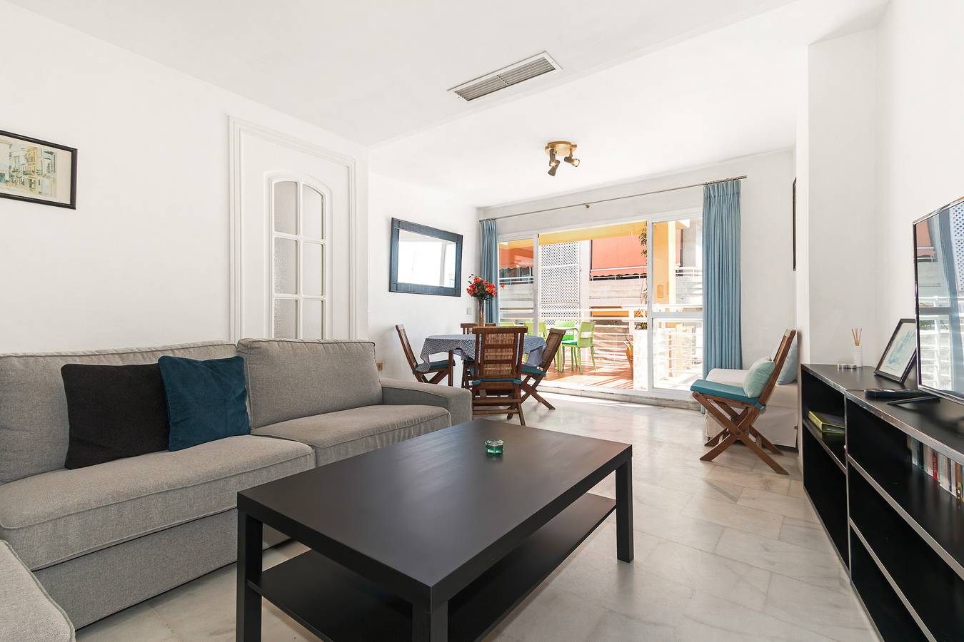 Entire apartment, Apartment 'Penthouse' with Sea View, Wi-Fi and Air Conditioning in Marbella Centre, Marbella