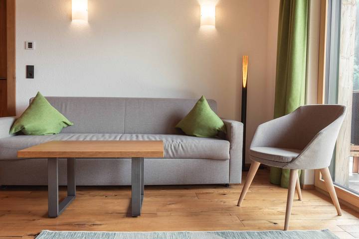 Ferienwohnung für 7 Personen, mit Balkon und Garten in Bichlbach