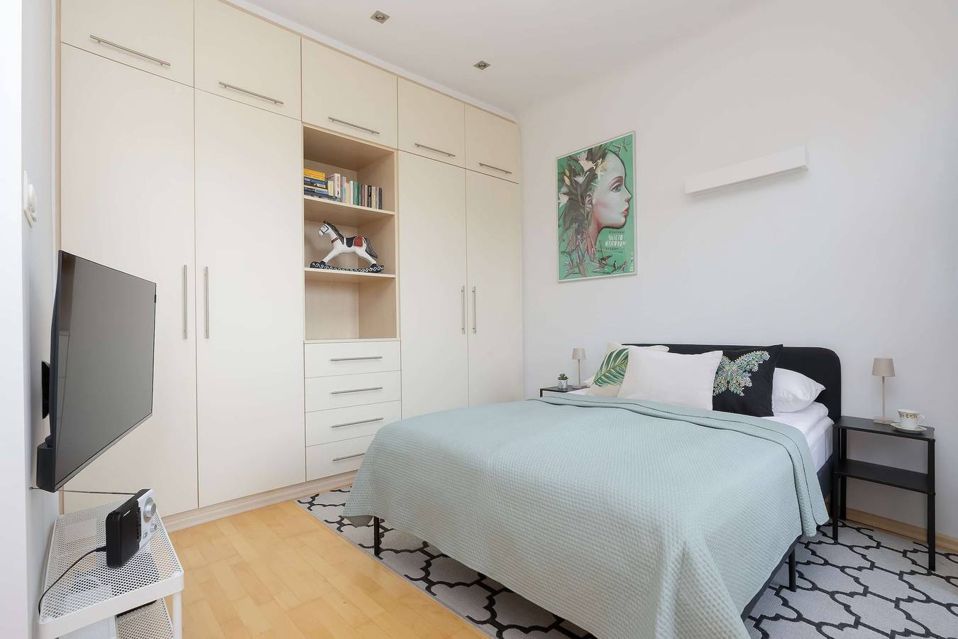 Ganze Wohnung, Cozy Studio Near the Metro | Green Neighborhood Near Bielany Forest in Bielany, Warschau