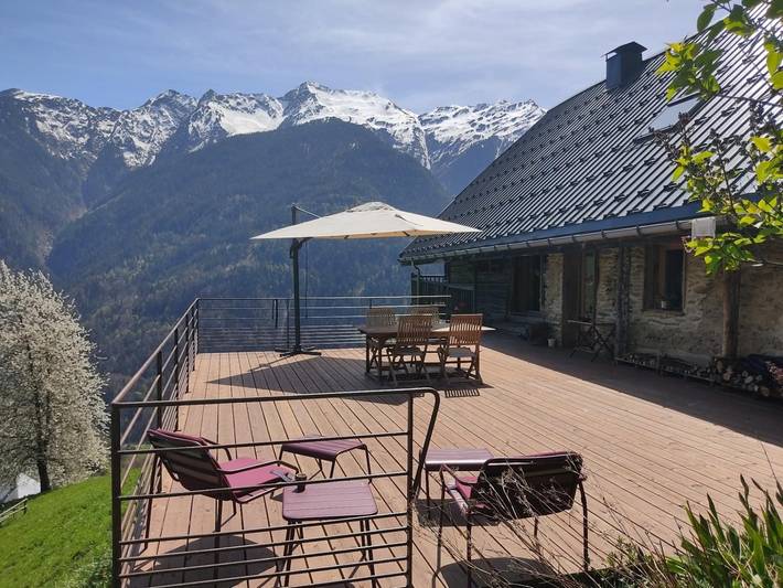 Gîte pour 10 personnes, avec Terrasse ainsi que Jardin et Sauna