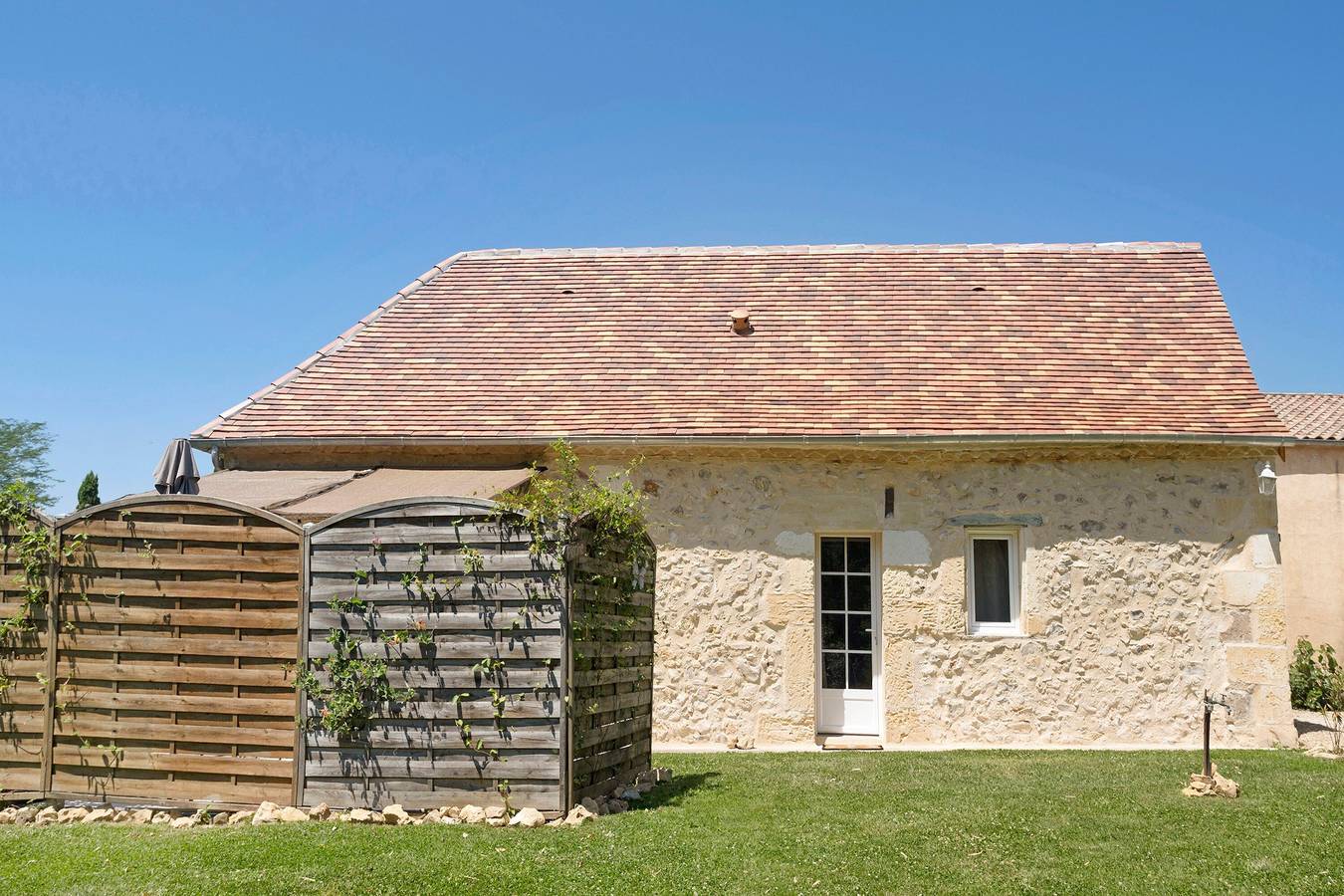 Paar- oder Familienurlaub: Cottage mit Terrasse und Pool in Saint-Sauveur (Dordogne), Périgord Pourpre