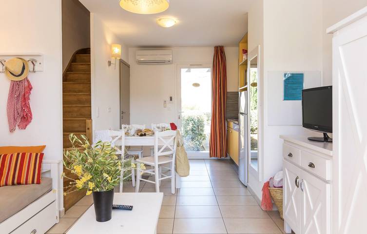 Location de vacances pour 6 personnes, avec balcon et piscine à Belgodère - 2