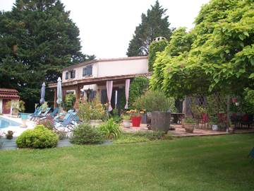 Cottage pour 3 personnes, avec jardin et piscine à Beaugas