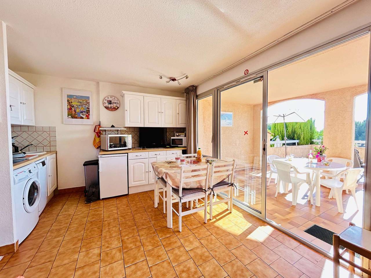 Appartement entier, Appartement 2 pièces, terrasse vue mer, proche plage in La Nartelle, Sainte-Maxime