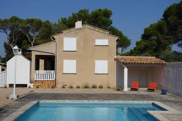 Chambre d’hôte pour 6 personnes, avec vue ainsi que jardin et piscine à Cavaillon - 3