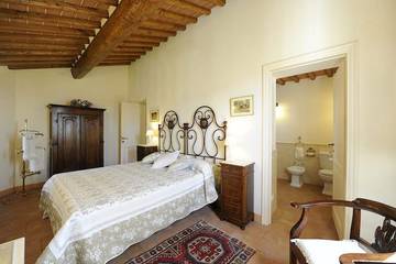 Villa for 7 People in Lucca, Lucca Province, Photo 2