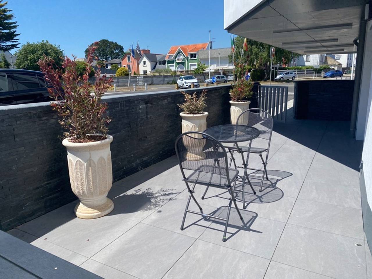 Appartement entier, Larmor-Plage : T2 en résidence de standing avec terrasse et parking, à deux pas de la plage et des commerces in Larmor-Plage, Côte des Mégalithes