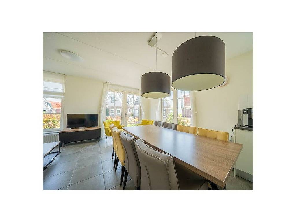 Ferienhaus in Uitdam mit Terrasse in Markermeer