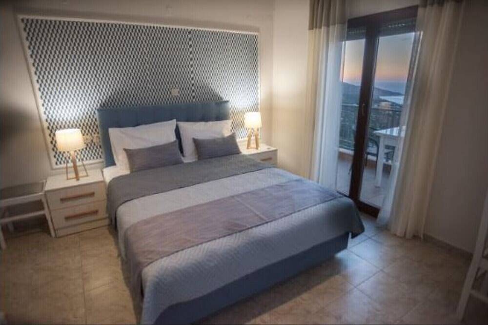 Ganze Wohnung, Olenia Residence mit privatem Pool, Meerblick und Balkon. in Agia Pelagia, Achlada