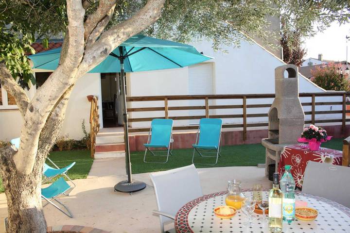 Gîte pour 4 personnes, avec Terrasse à Puisserguier
