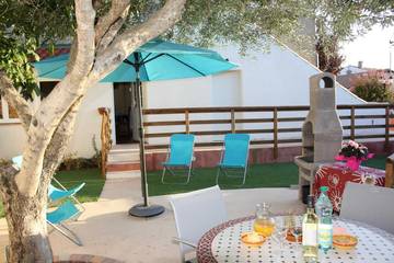 Gîte pour 4 personnes, avec terrasse à Puisserguier