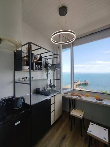 Gîte pour 2 personnes, avec vue et vue sur le lac dans Publier Amphion
