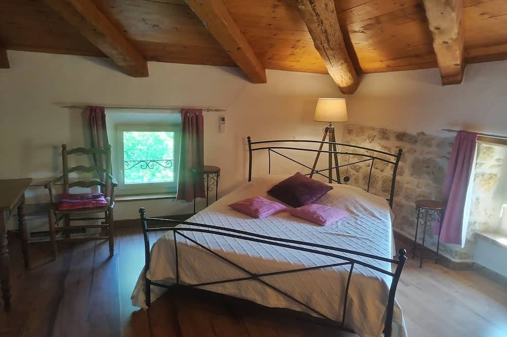 Maison  de pays , grand confort ,en pleine nature , avec jacuzzi,  10 personnes in Banne, Parc national des Cévennes