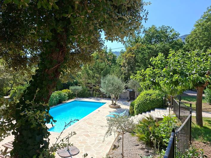 Casa vacanze Annette con vista montagna, Wi-Fi e aria condizionata in Bargemon, Draguignan e dintorni