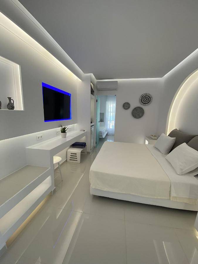 Gîte pour 2 personnes, avec vue ainsi que jardin et piscine, animaux acceptés dans Amorgos - 2