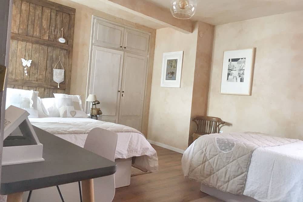 Entire apartment, Homerez - Charming apartment in Cuenca with fireplace - 80 sqm in Cuenca, Cuenca Province