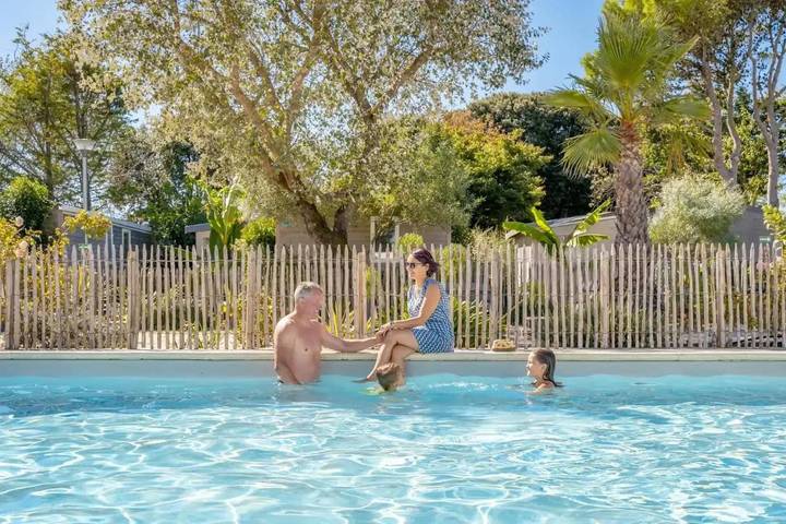 Location de vacances pour 2 personnes, avec piscine et terrasse, animaux acceptés dans Plage De La Platerre Angoulins