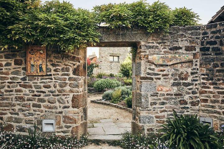 Gîte pour 2 personnes, animaux acceptés dans Saint-Aubin-du-Cormier - 3