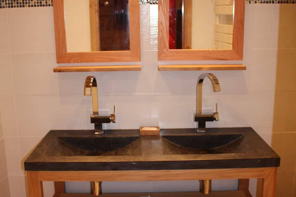 Appartement entier, Appartement 4 étoiles au coeur des Aravis entre La Clusaz et Megève in La Giettaz, Région d'Albertville