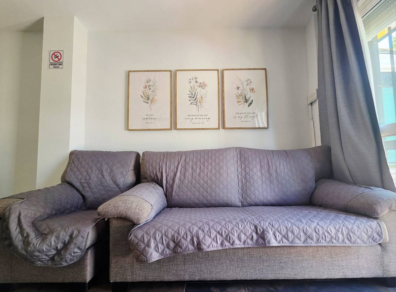 Entire apartment, Apartment "Piso Carlota Alessandri" with Shared Pool & Wi-Fi in Montemar Torremolinos, Torremolinos