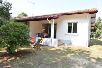 Location de vacances pour 4 personnes, avec jardin dans Plage De La Graviere Hossegor