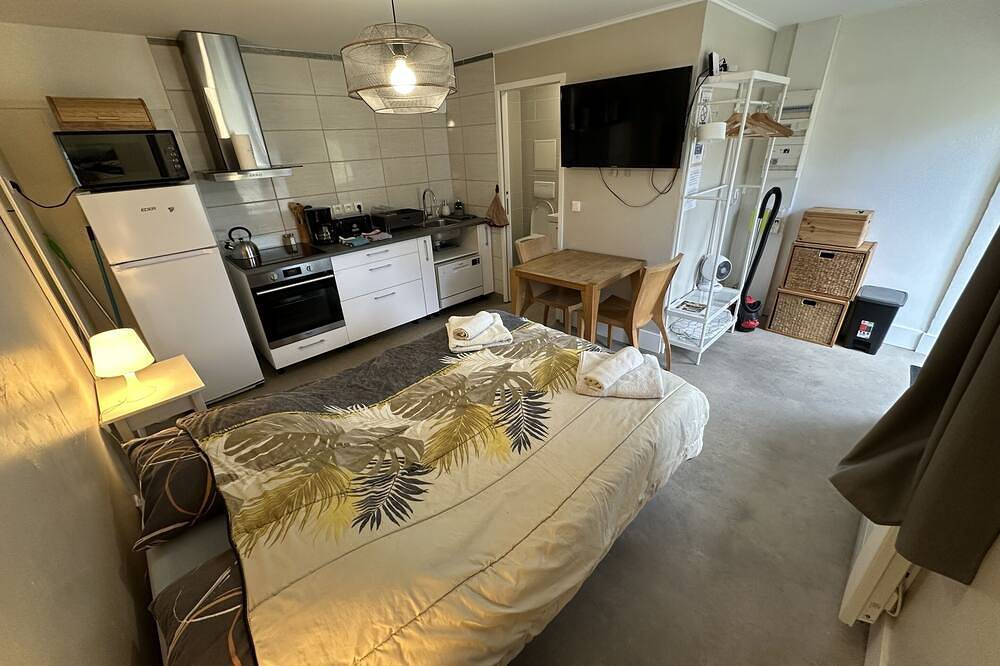 Entire apartment, Soleil levant Studio à Neydens in Neydens, Saint-Julien-en-Genevois region