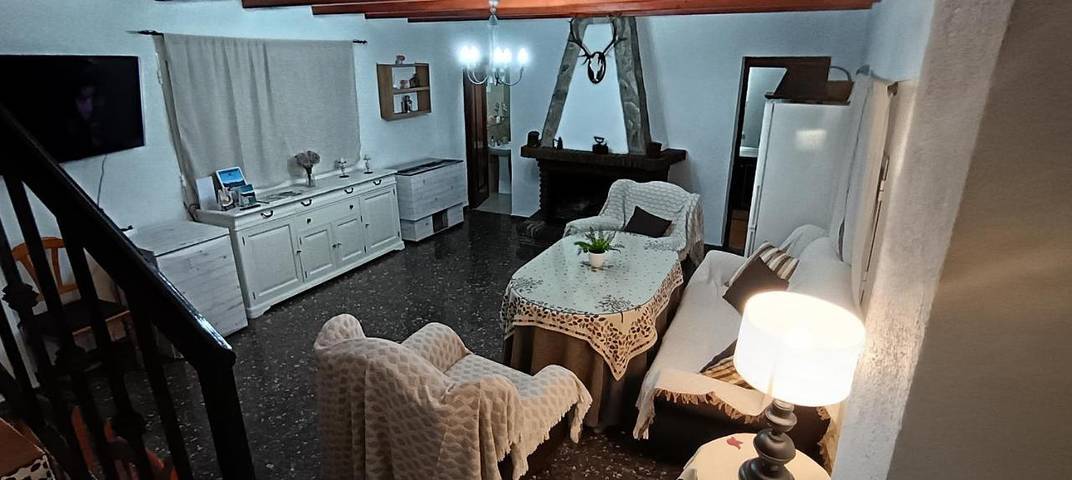 Casa rural para 12 personas, con vistas además de balcón y piscina en Torres (Jaén) - 4