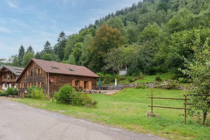 Location de vacances pour 11 personnes, avec Terrasse ainsi que Jardin et Sauna à Ventron