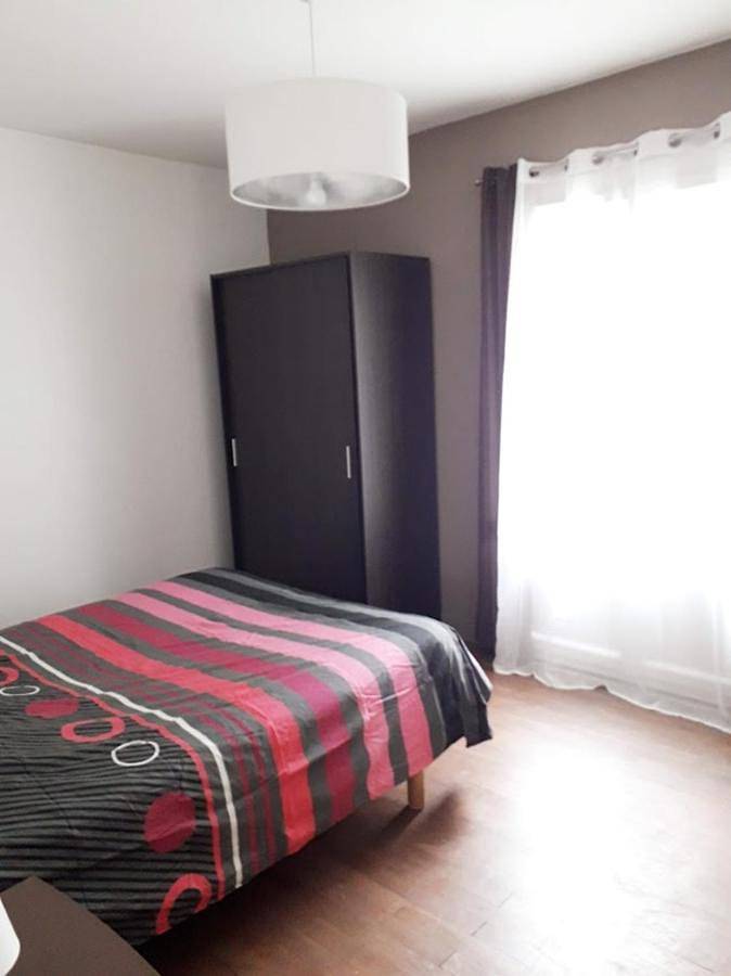 Gîte pour 2 personnes, avec jardin et piscine ainsi que vue et terrasse à Cestas - 2