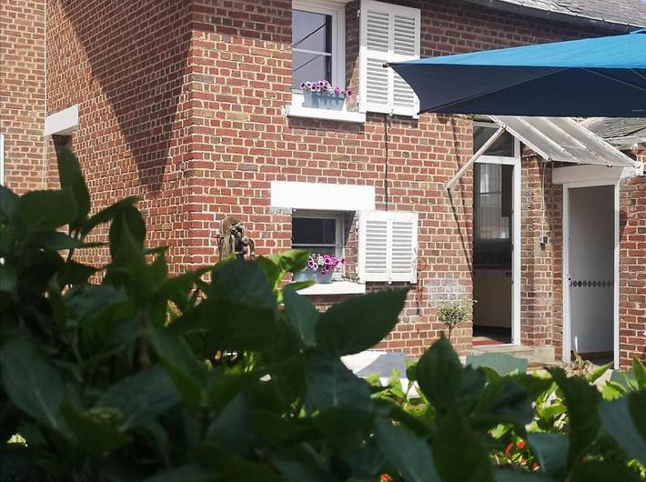 Location de vacances pour 7 personnes, avec jardin à Nesle